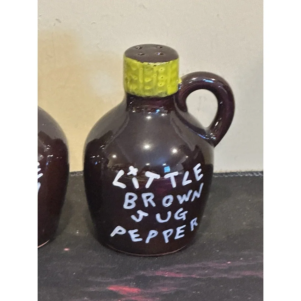 Little Brown‎ Jug Vintage Salt & Pepper Shakers